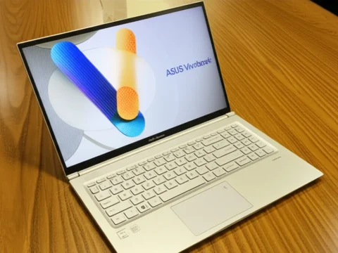 Asus Vivobook 15 - berapa lama ngecas laptop